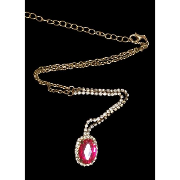 Fantasy Glam Pink Gemmed Pendant Necklace With Rhinestone Accents - Picture 1 of 4